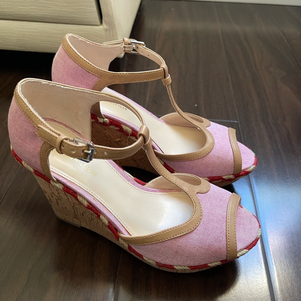 Pink pumps